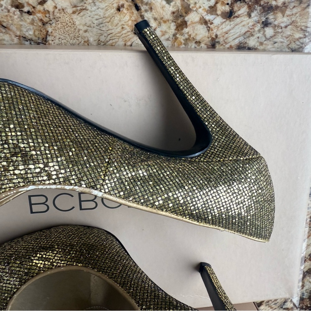 BCBGeneration Gold Heels High Stiletto & Glittery Texture - NEW in box Size 6.5 - Picture 7 of 11